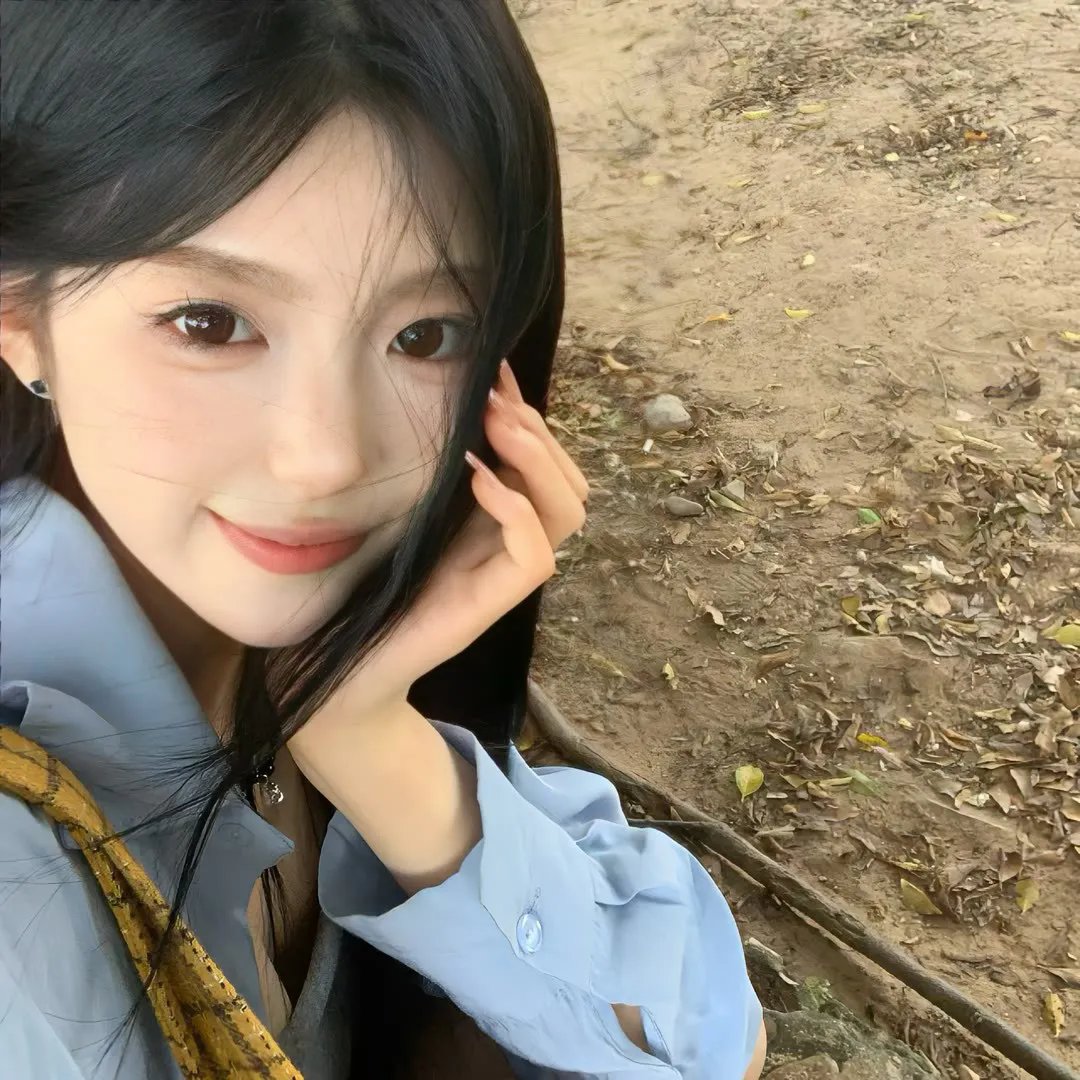 春泥溅花红